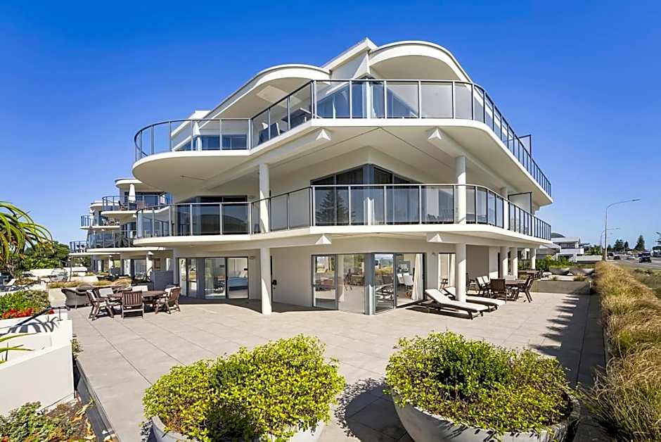 The Reef Beachfront Apartments
