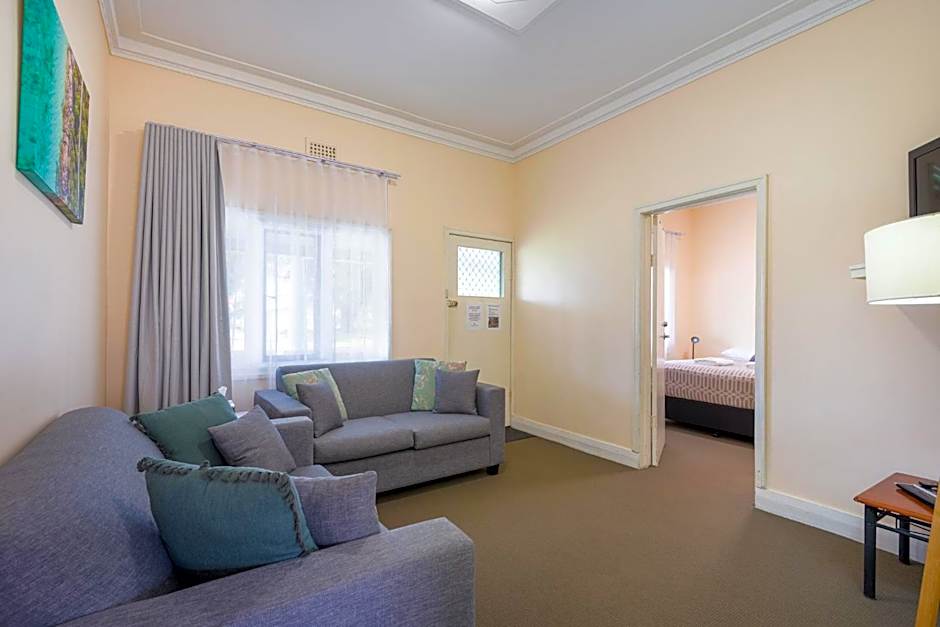 Albany Holiday Units