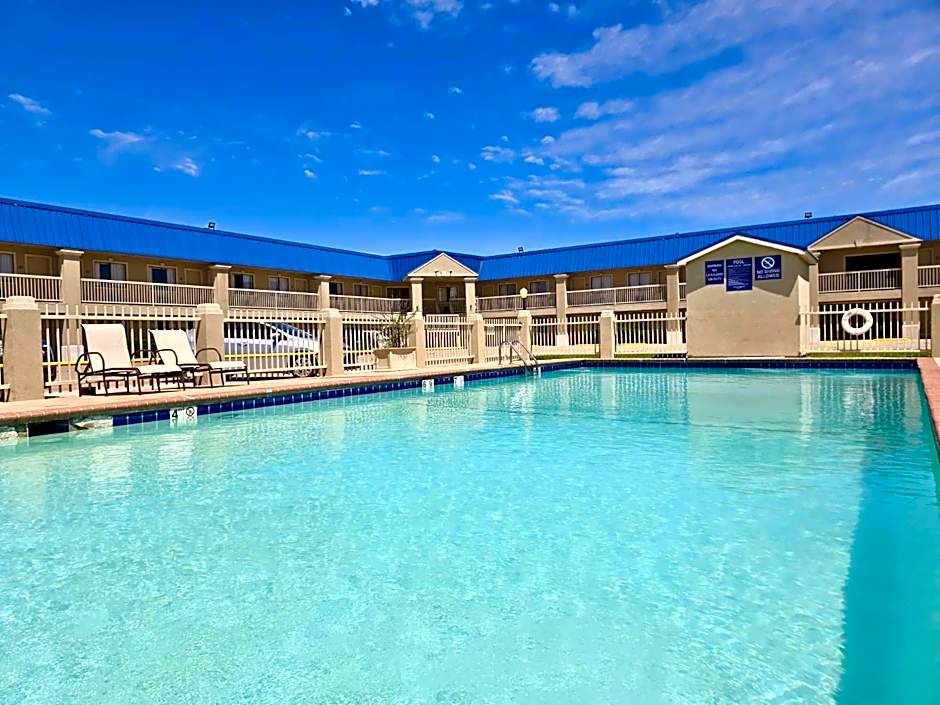 Baymont by Wyndham McAlester Hwy 69