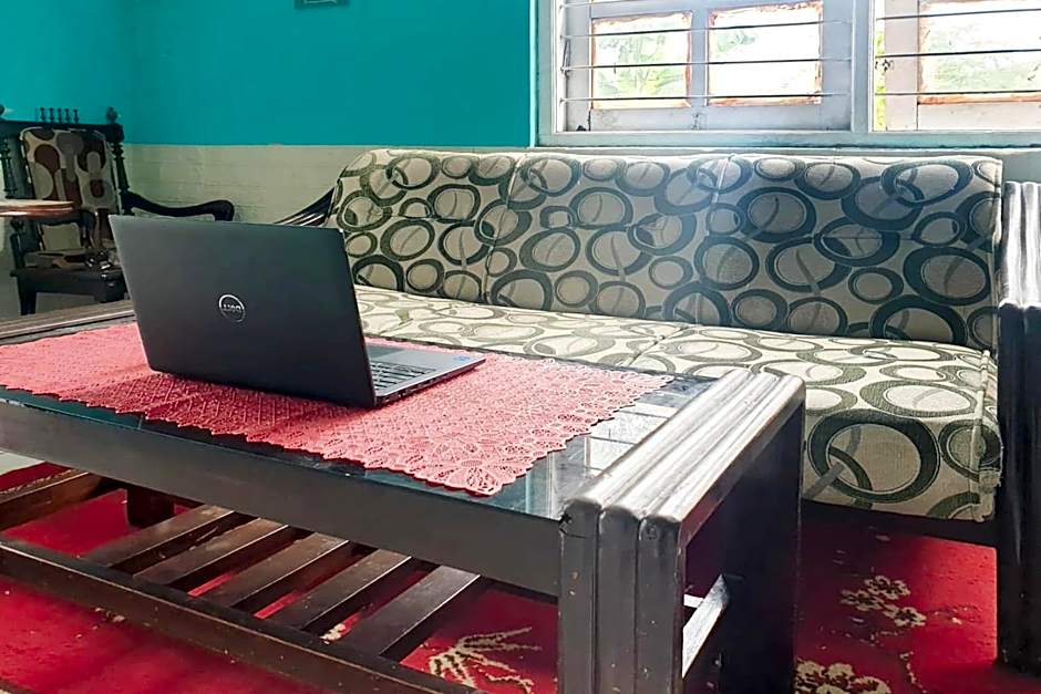 OYO Life 93017 Kost H Soeroso