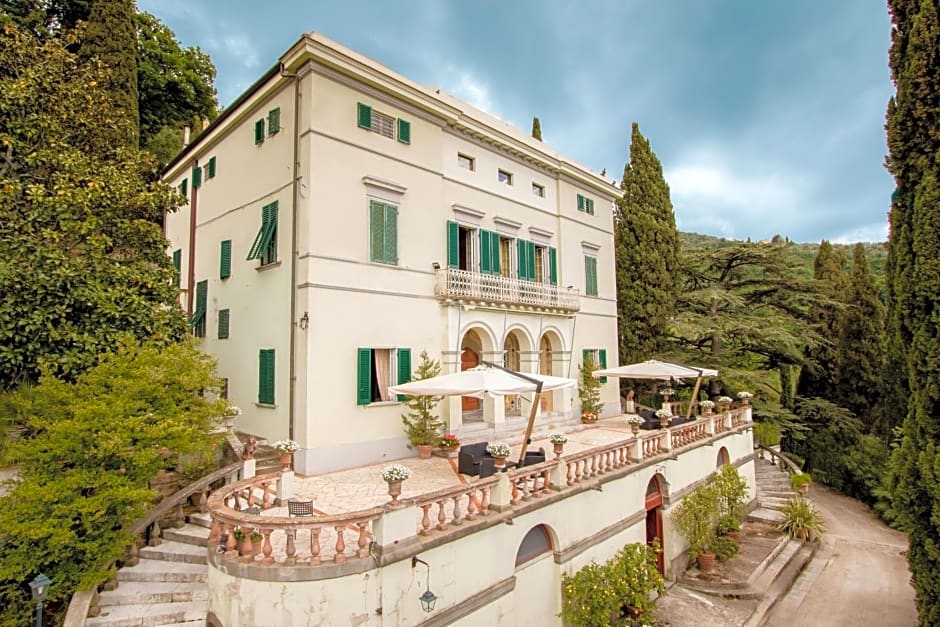 Villa Alta - Residenza d'epoca con piscina