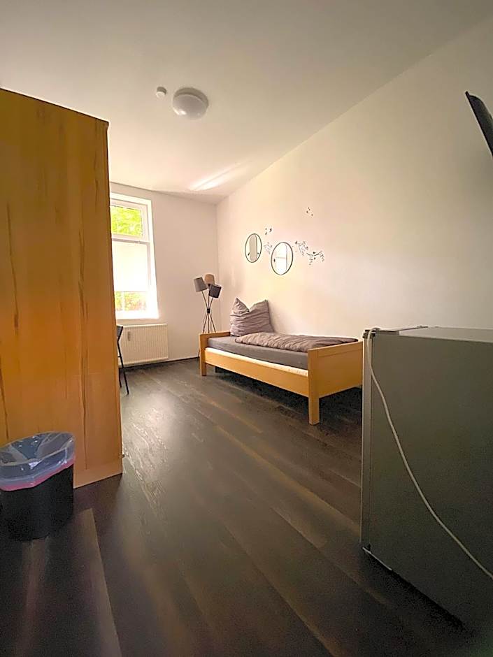 Photo 1 of 6 of Single Room