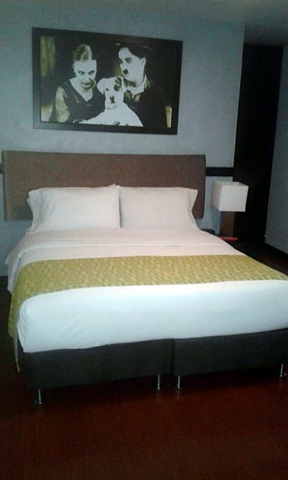 Hotel Charlotte Plaza 26