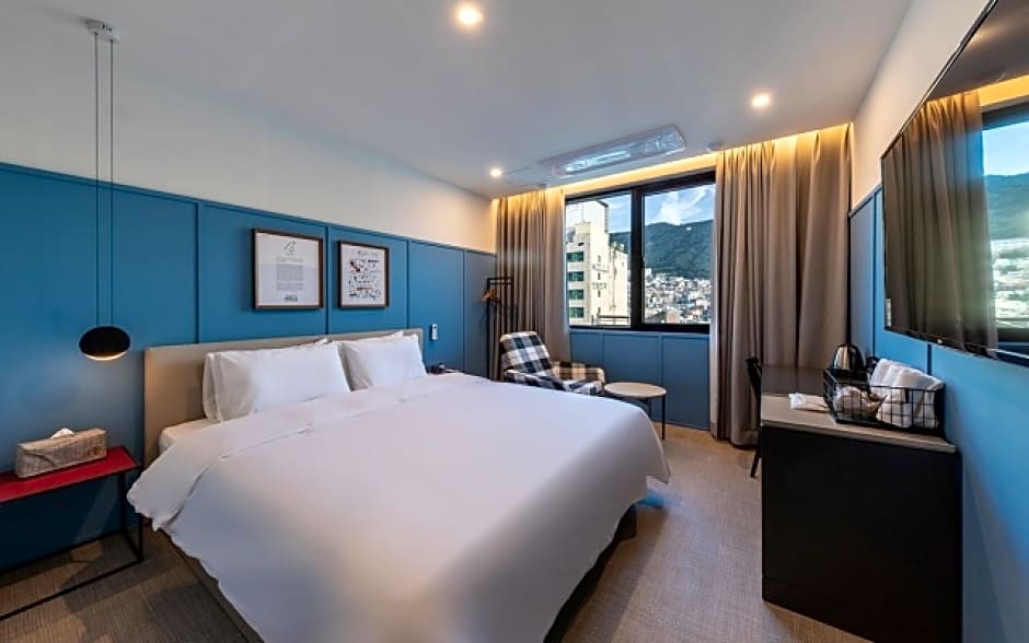 Brown-Dot Hotel Deokcheon