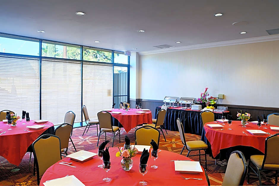 Holiday Inn Long Beach Downtown