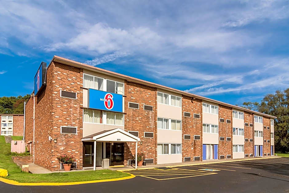 Motel 6-New Stanton, PA