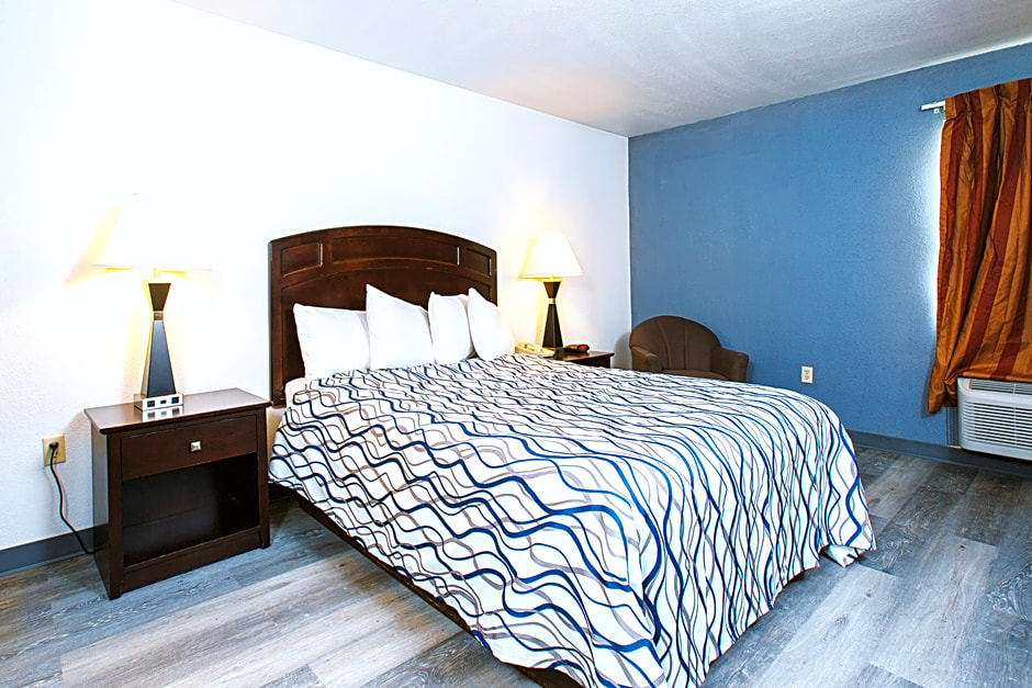 Coratel Inn & Suites By Jasper Park City - Wichita North
