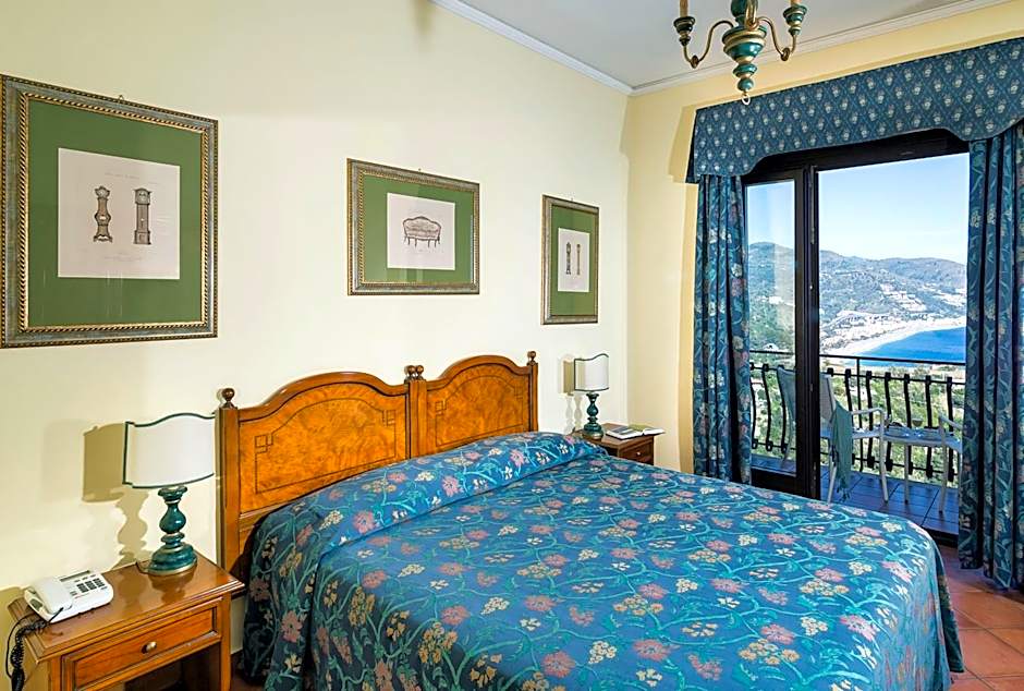 Hotel Sirius