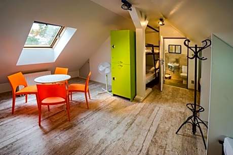 1 Person in 6-Bed Dormitory with En-Suite Bathroom - Mixed