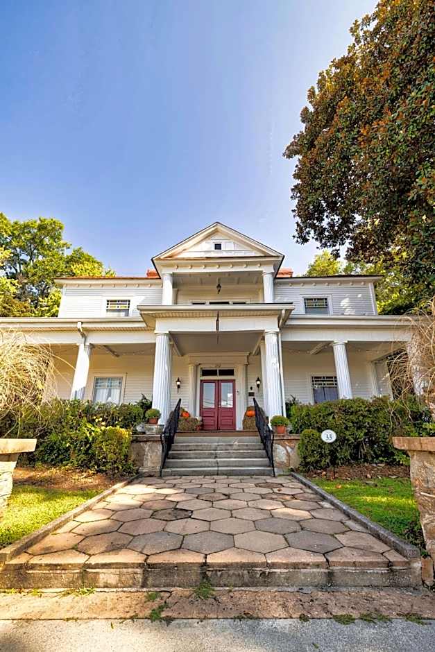 Veranda Historic Inn