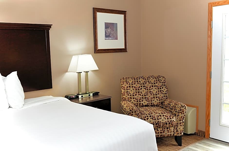 Cobblestone Inn & Suites - Denison | Majestic Hills