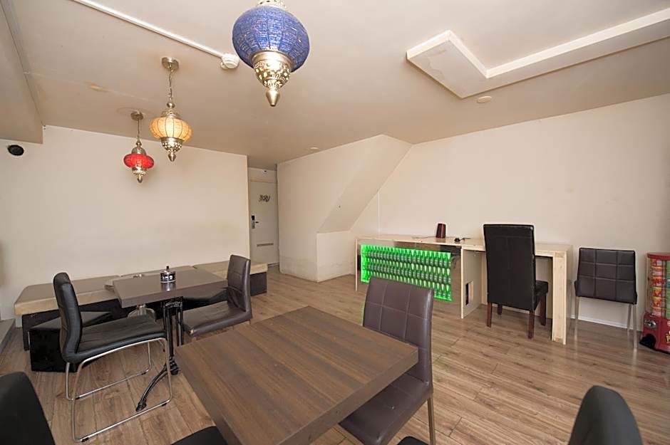 Rembrandtplein Hotel