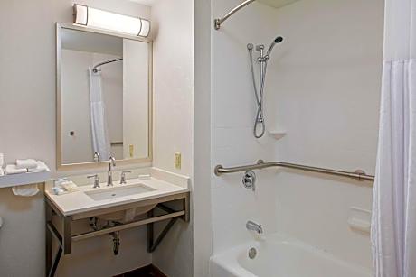 Queen Room with Two Queen Beds - Mobility Access