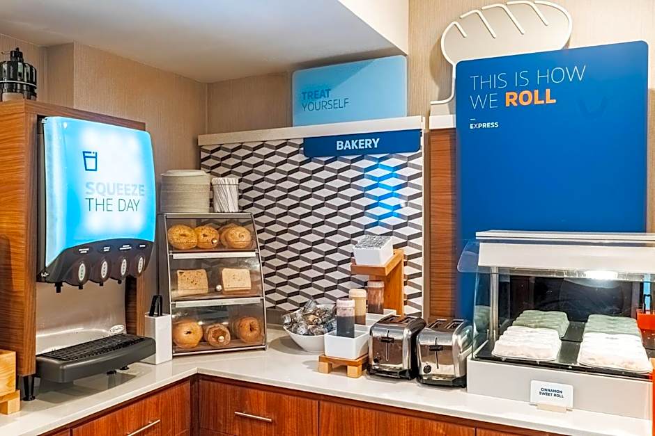 Holiday Inn Express Maspeth Hotel By IHG