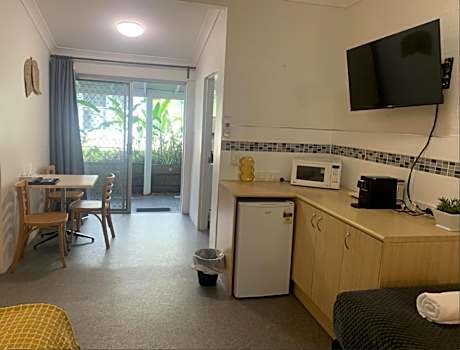 Two Bedroom Family Room - Dog Friendly