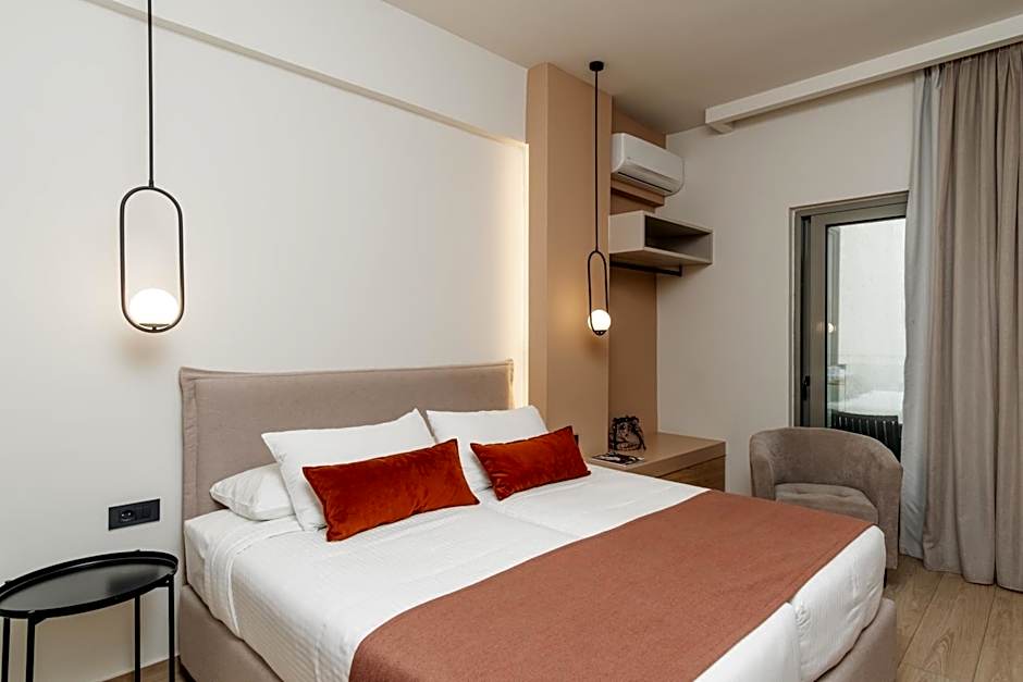 The City Hotel & Suites