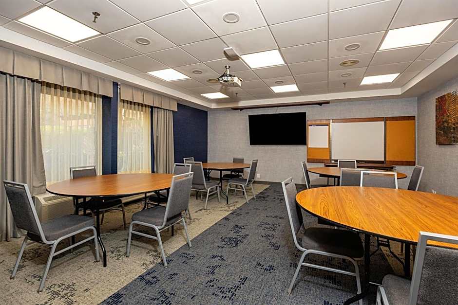 Hampton Inn By Hilton Wheeling