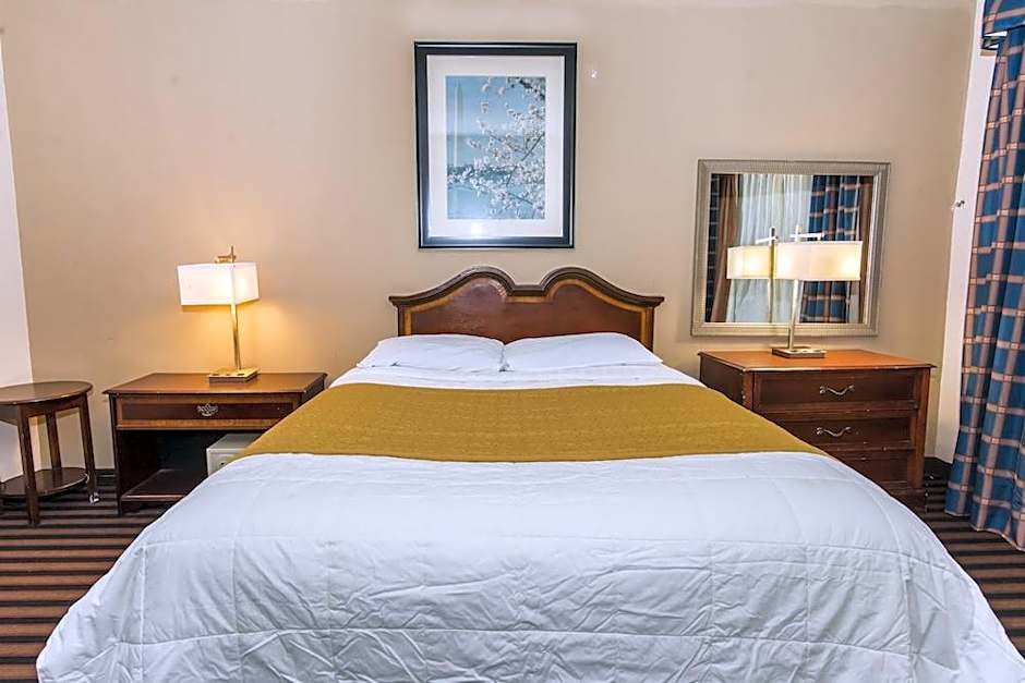 NORTHEAST GARDEN INN.