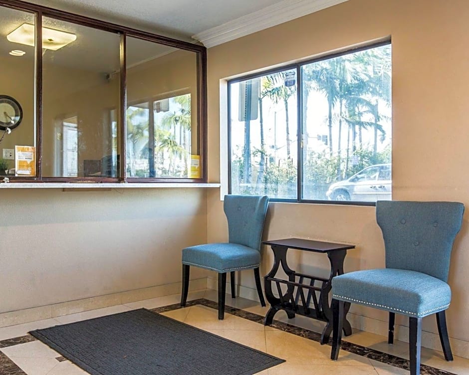 Rodeway Inn & Suites