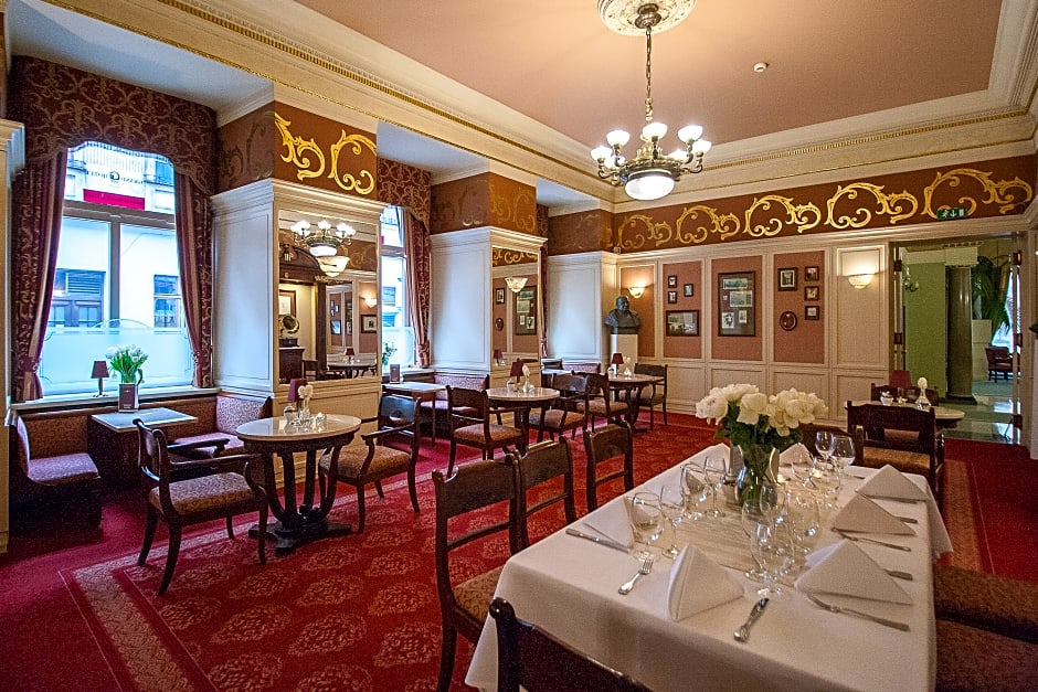 Grand Hotel