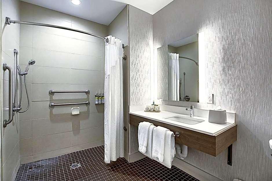 Holiday Inn Express Airport Calgary By IHG