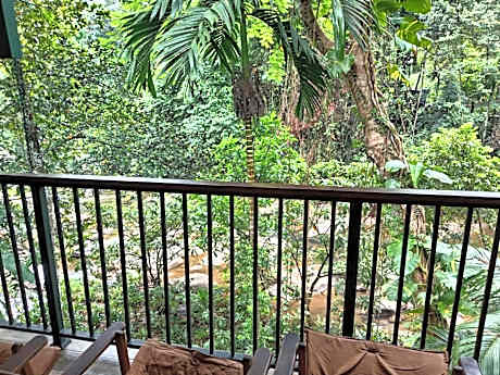 Old Bridge Riverside Hotel