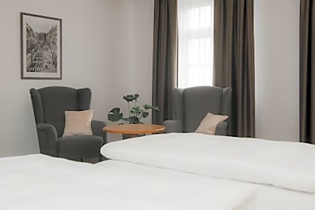 Deluxe Double Room with Bath