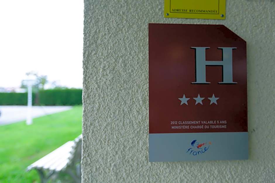 Hotel The Originals Bernay Acropole