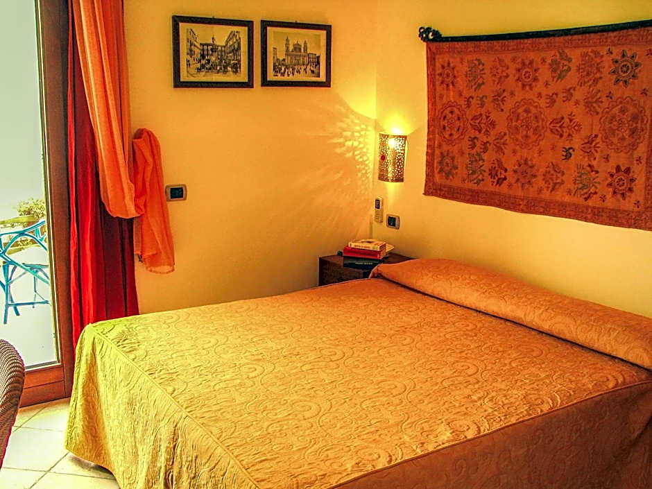 Hotel Il Faro Della Guitgia Tommasino