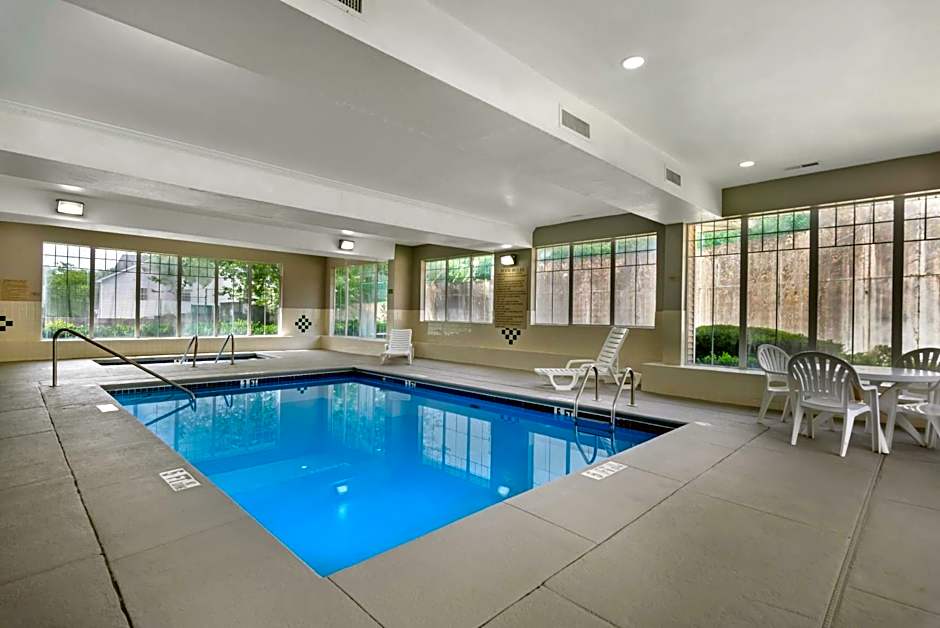 Country Inn & Suites by Radisson, Hiram, GA