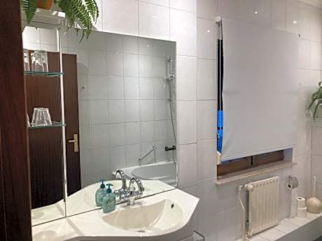 Twin Room with Shower