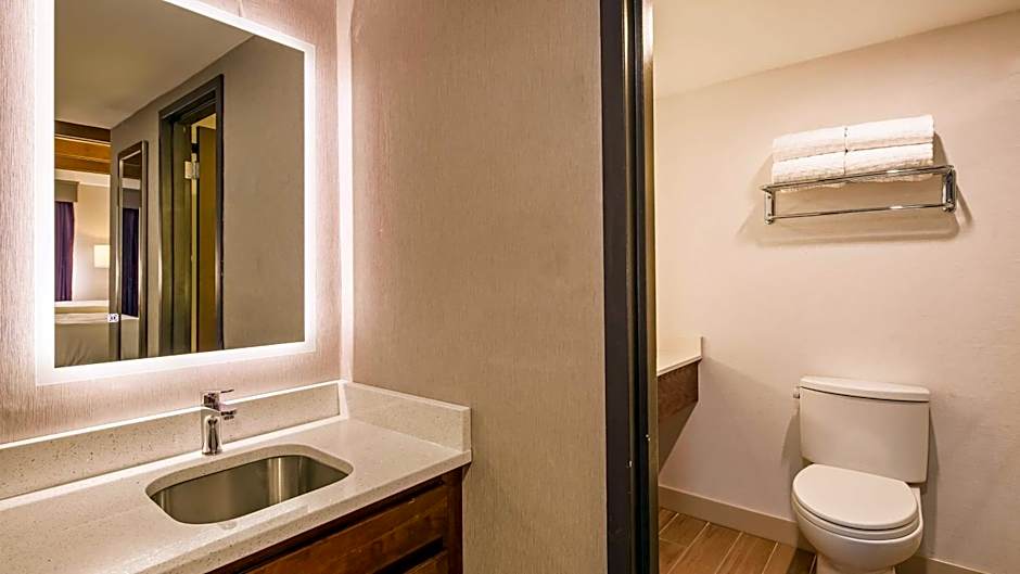 Best Western Plus Portsmouth Hotel and Suites
