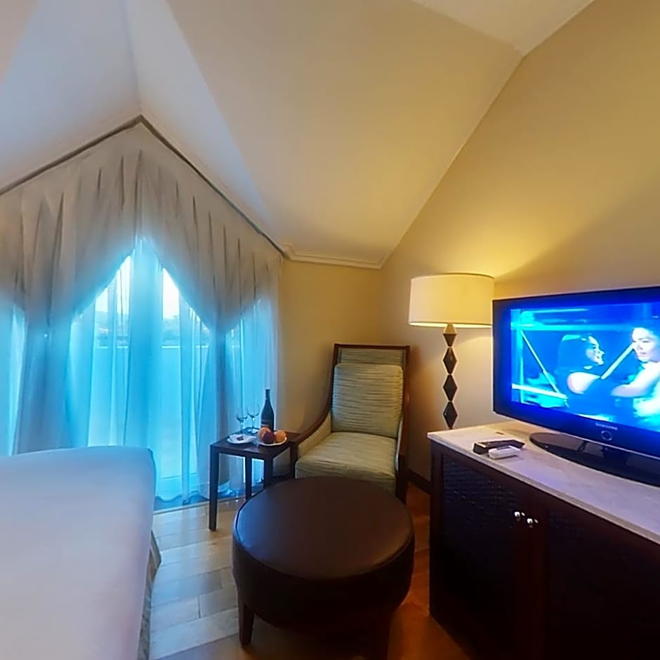 Photo 1 of 8 of Junior Suite