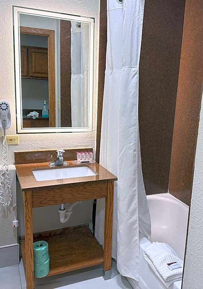 TownHouse Extended Stay Hotel Downtown