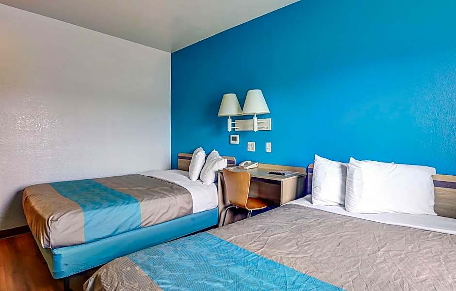 Motel 6-Coos Bay, OR