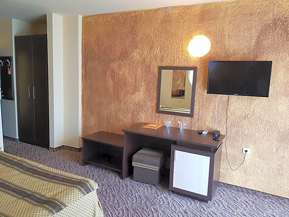 Amaris Hotel - All inclusive - Free parking