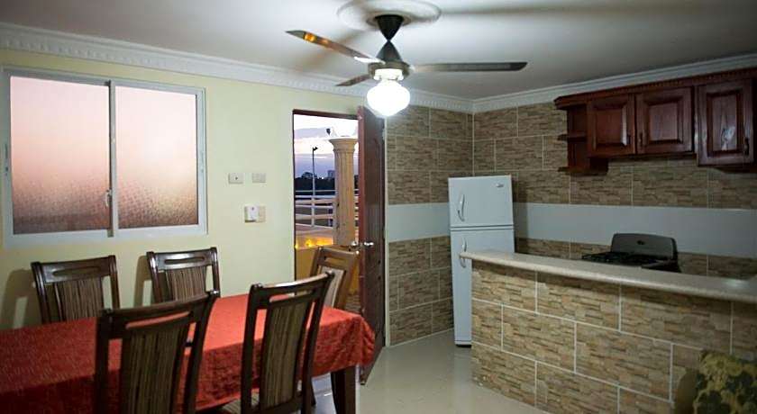 Tropical Island Apartahotel