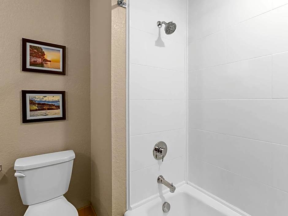 Comfort Inn & Suites Munising-Lakefront