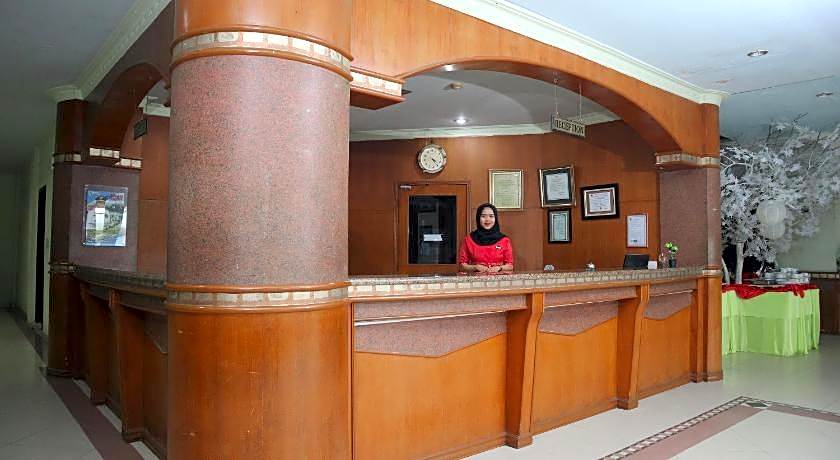 OYO 742 Mona Plaza Hotel