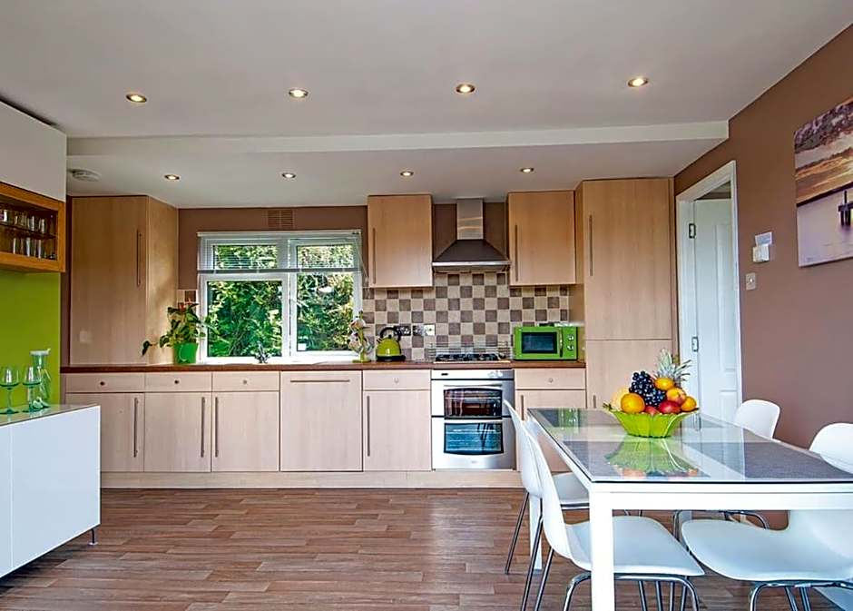 Avon Wood