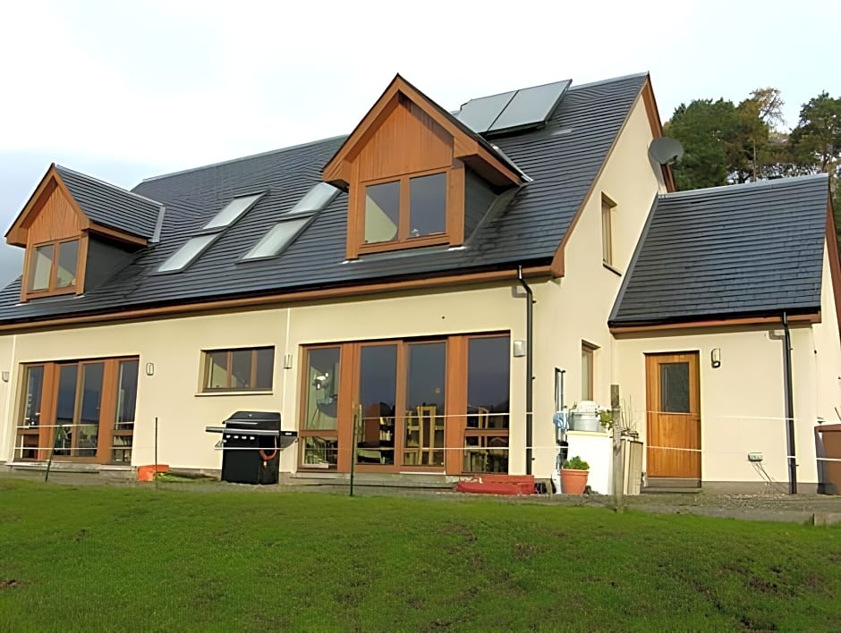 Tigh an Each B&B & Laggan Glamping