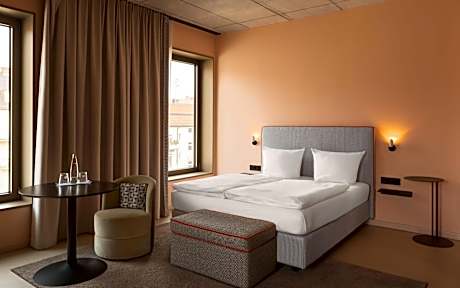 Comfort Queen Room