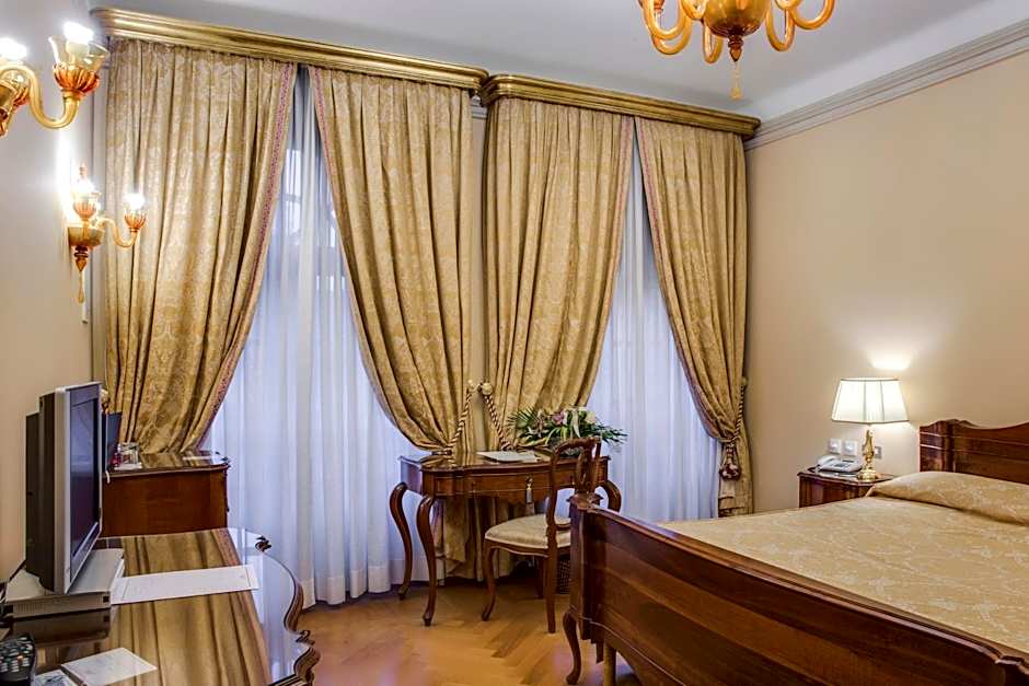 Villa Fenaroli Palace Hotel
