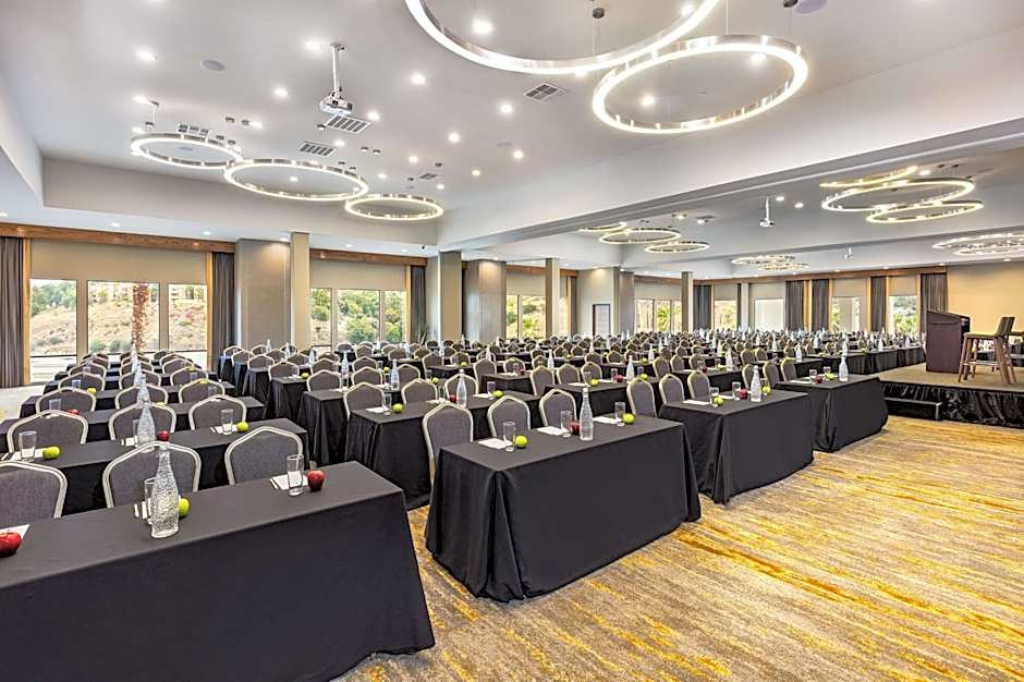 DoubleTree By Hilton Pomona