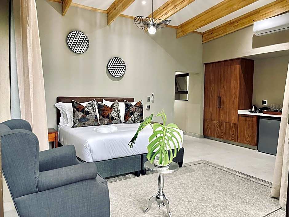 Bushbaby Valley Lodge