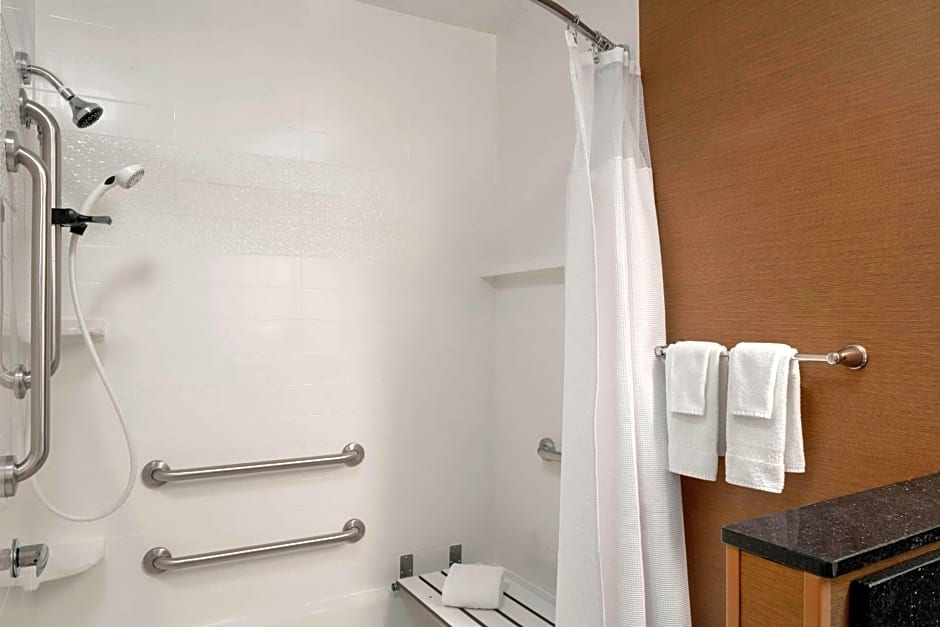 Fairfield Inn & Suites Lima