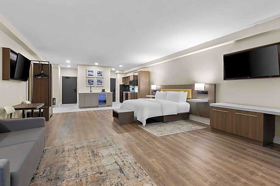 Latitude Suites Tinton Falls Eatontown - BW Premier Collection