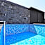HOTEL498