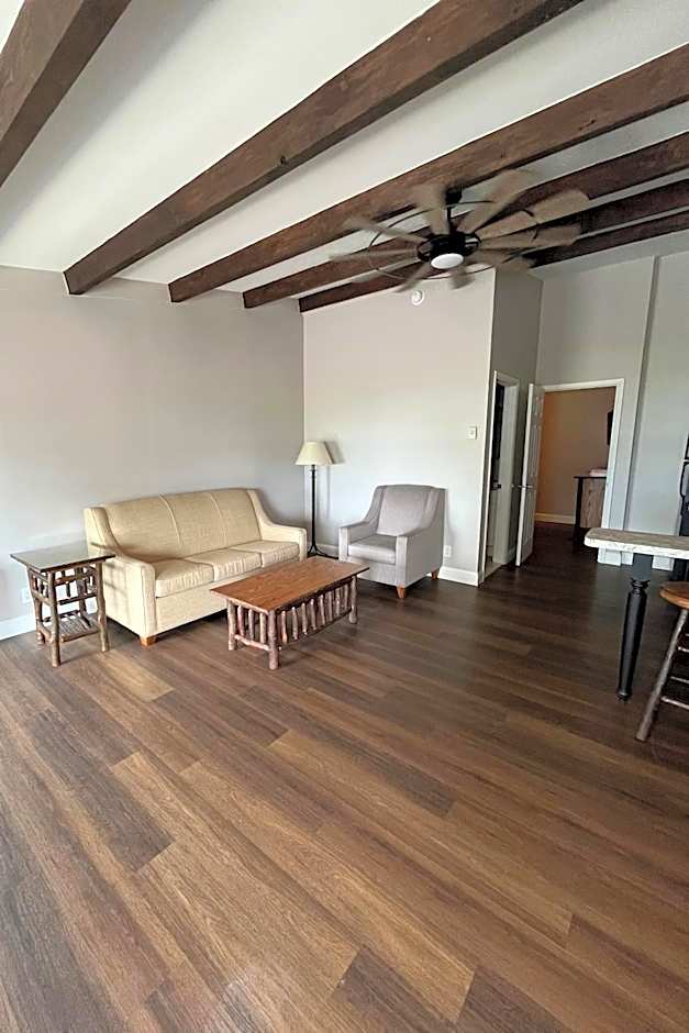 Windjammer Lodge