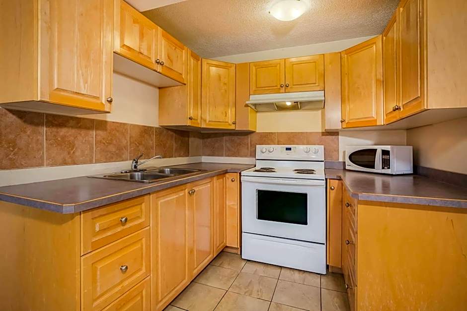 Super 8 by Wyndham Smoky Lake